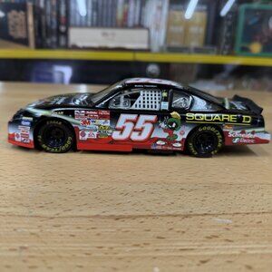 2002 Action 1:24 Bobby Hamilton #55 Looney Tunes Rematch Marvin the Martian